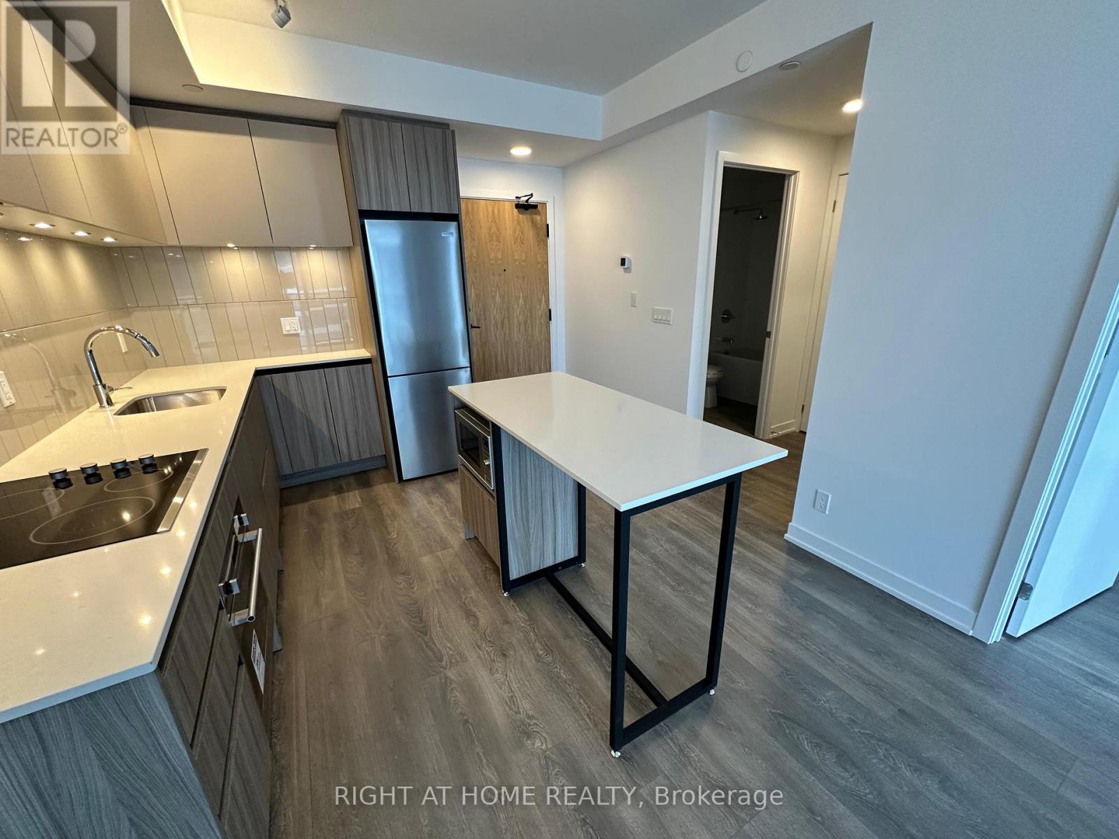 1220 - 7950 Bathurst Street, Vaughan (Beverley Glen), Ontario  L4J 0L4 - Photo 10 - N12887514