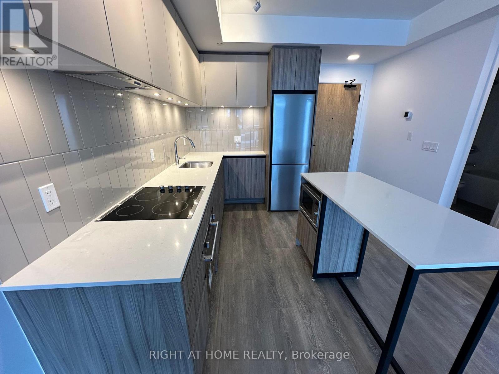 1220 - 7950 Bathurst Street, Vaughan (Beverley Glen), Ontario  L4J 0L4 - Photo 9 - N12887514