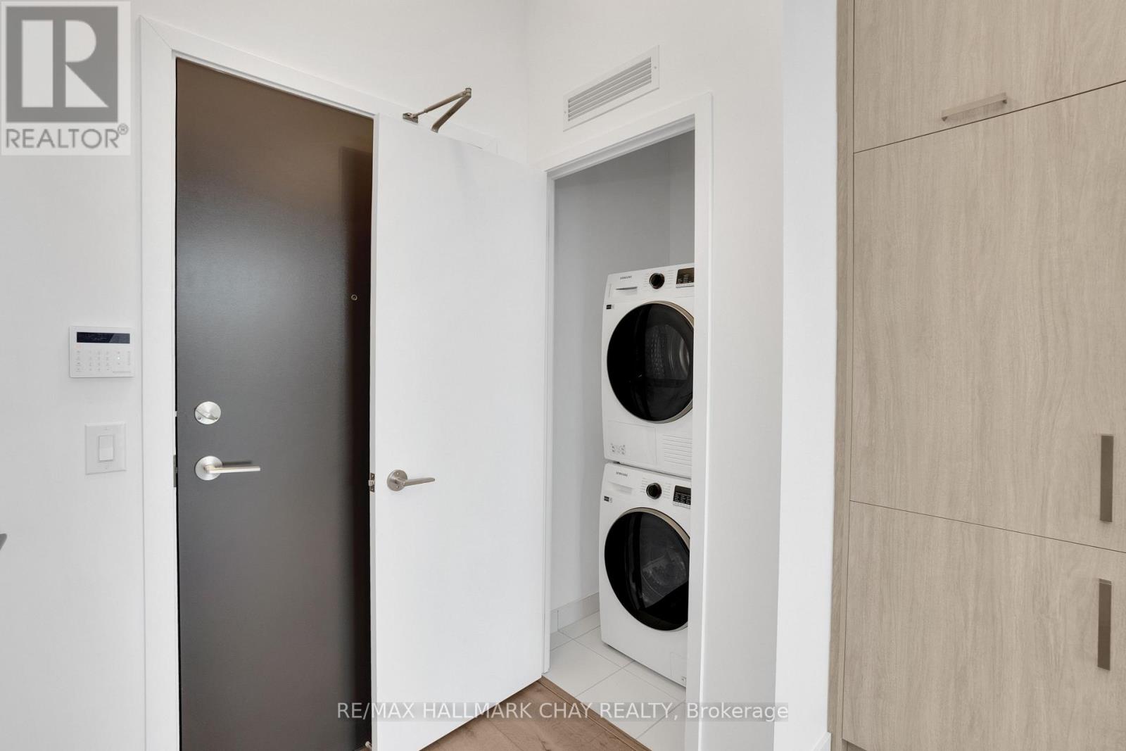 217 - 60 Honeycrisp Crescent, Vaughan (Vaughan Corporate Centre), Ontario  L4K 0N5 - Photo 13 - N12887548