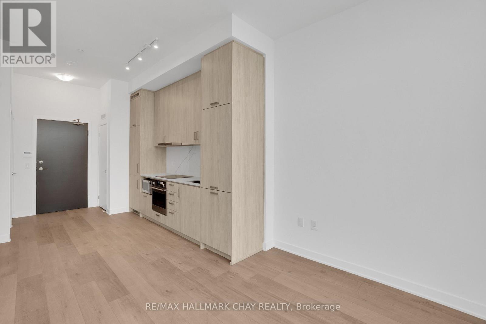 217 - 60 Honeycrisp Crescent, Vaughan (Vaughan Corporate Centre), Ontario  L4K 0N5 - Photo 5 - N12887548