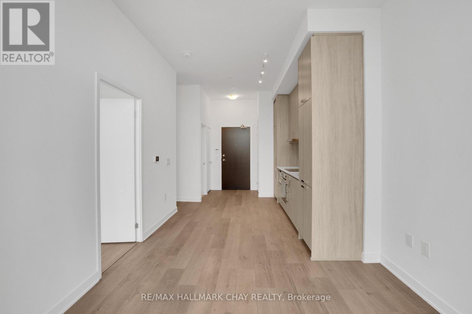 217 - 60 Honeycrisp Crescent, Vaughan (Vaughan Corporate Centre), Ontario  L4K 0N5 - Photo 6 - N12887548