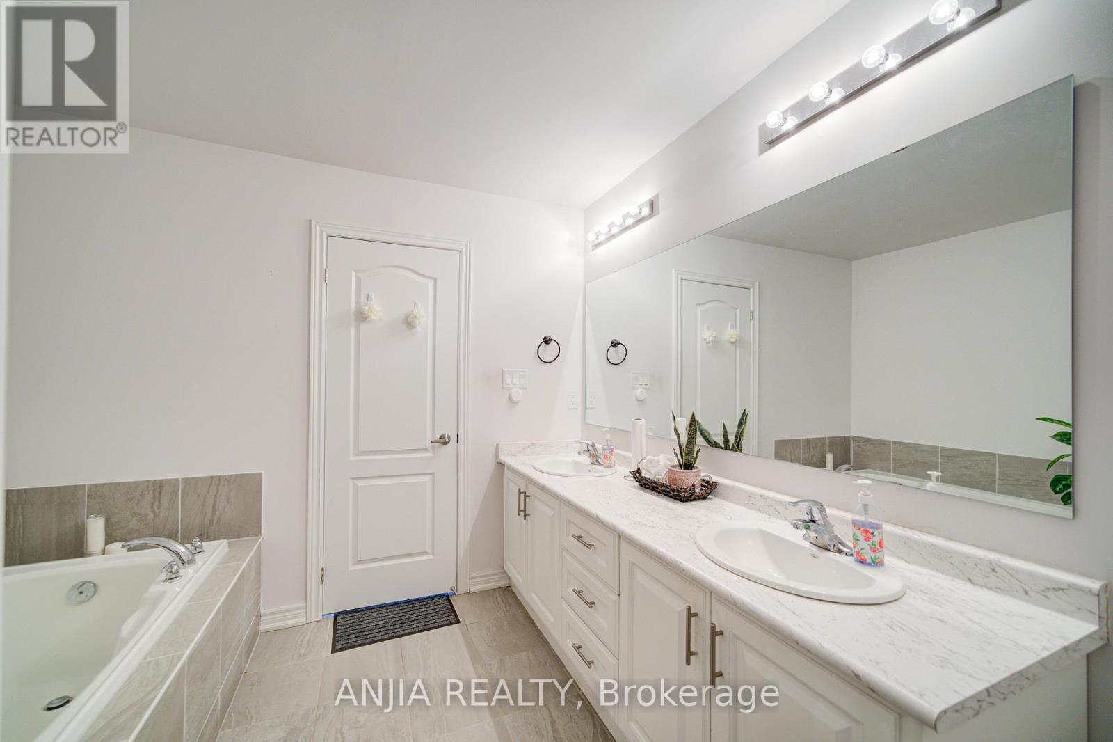 Lot 4r - 34 Haskins Crescent, Georgina (Keswick South), Ontario  L4P 2G6 - Photo 29 - N12887654