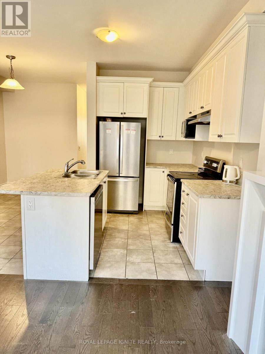 35 Bushwood Trail, Brampton, Ontario L6Y 6G6 - Photo 4 - W12738660