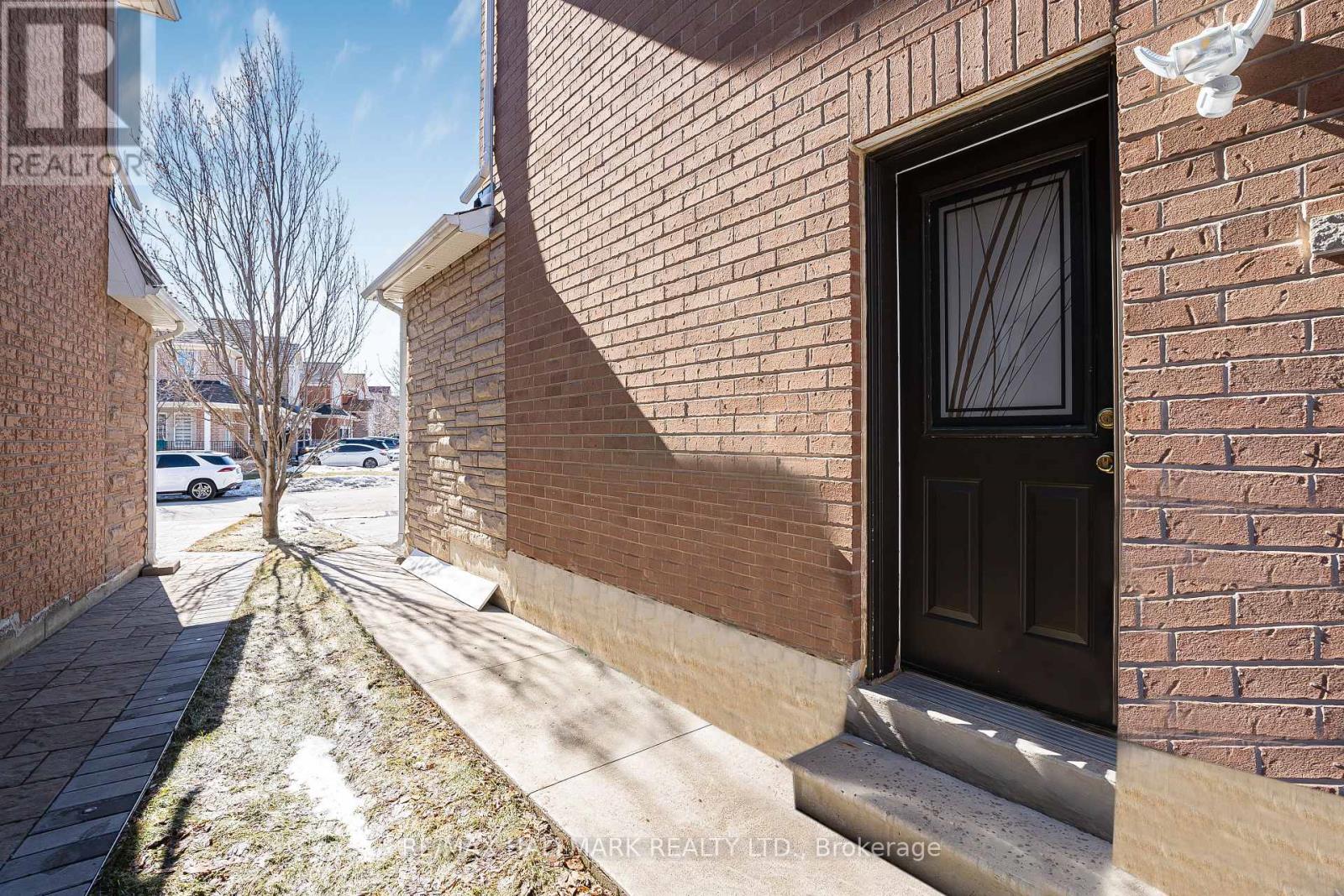 46 Customline Drive, Brampton, Ontario  L7A 3C2 - Photo 48 - W12886284