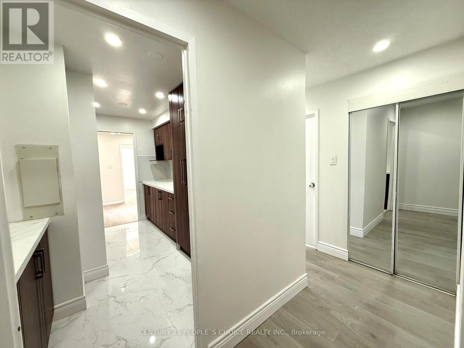 231 Building B - 2095 Roche Court, Mississauga (Sheridan), Ontario  L5K 2C8 - Photo 8 - W12886688