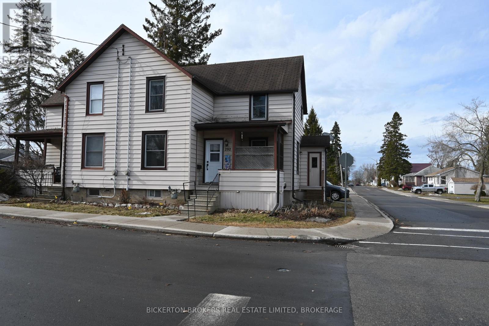 292 William Street N, Gananoque, Ontario  K7G 1S5 - Photo 2 - X12750748