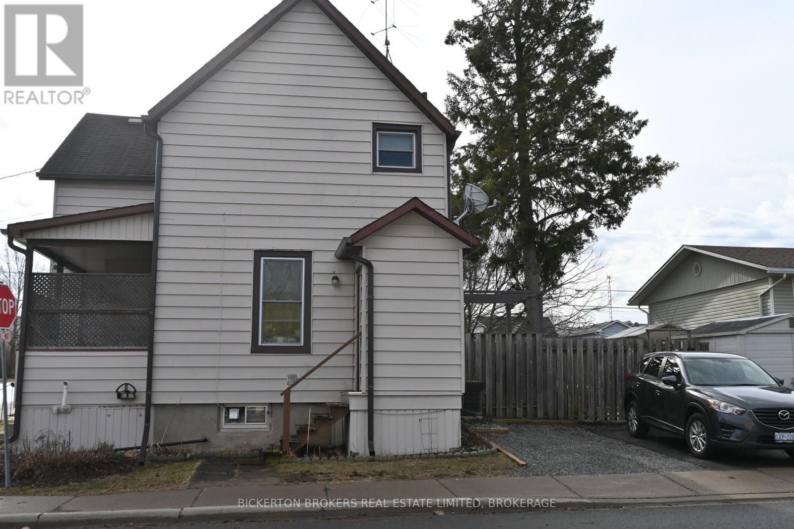 292 William Street N, Gananoque, Ontario  K7G 1S5 - Photo 3 - X12750748