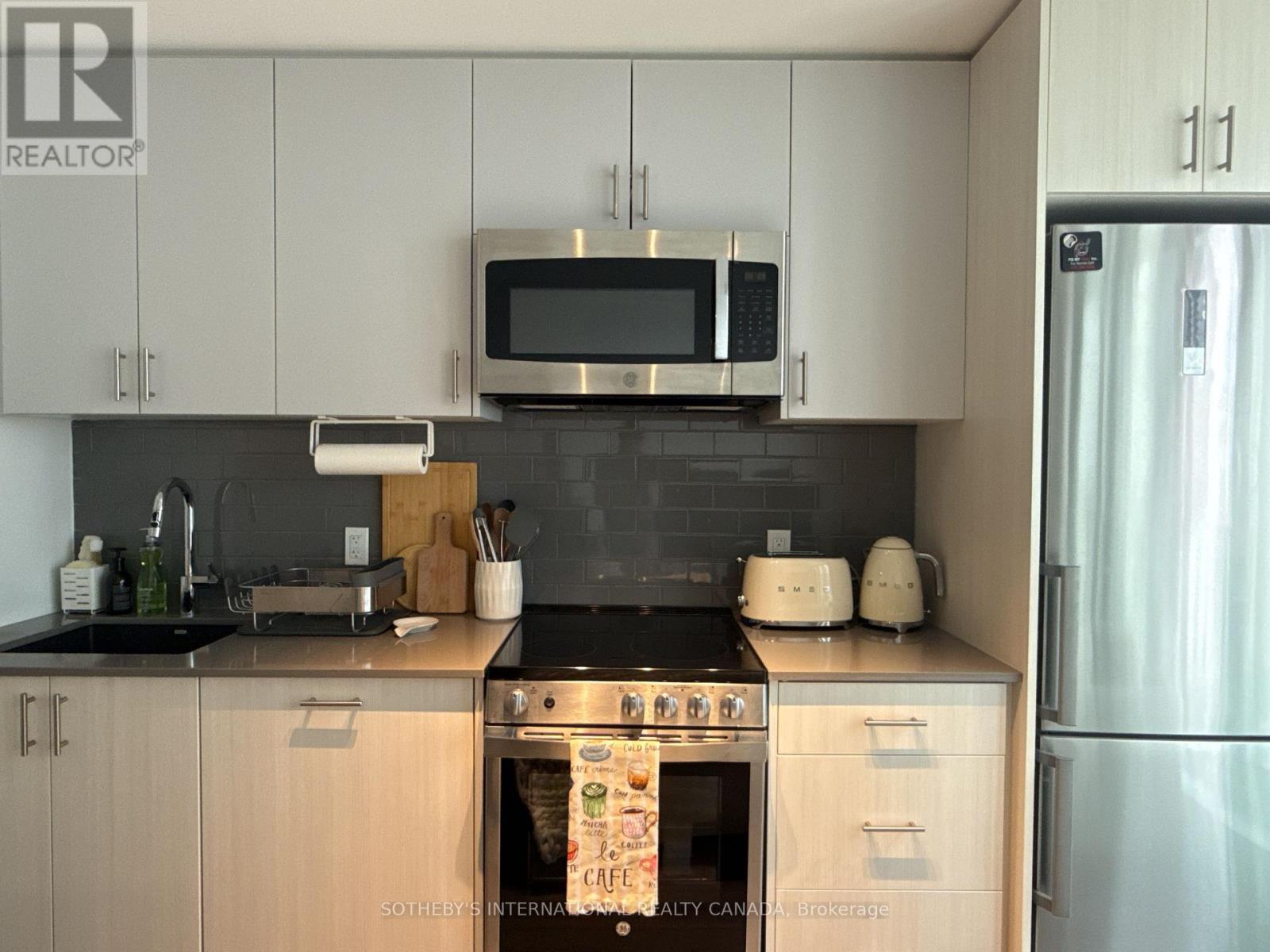 510 - 1195 The Queensway Road, Toronto (Islington-City Centre West), Ontario  M8Z 1R6 - Photo 4 - W12887340