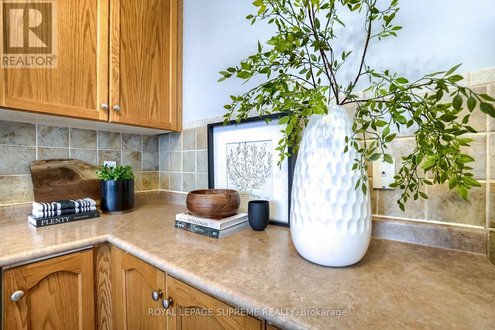 605 - 1600 Keele Street, Toronto, Ontario  M6N 5J1 - Photo 11 - W12887382