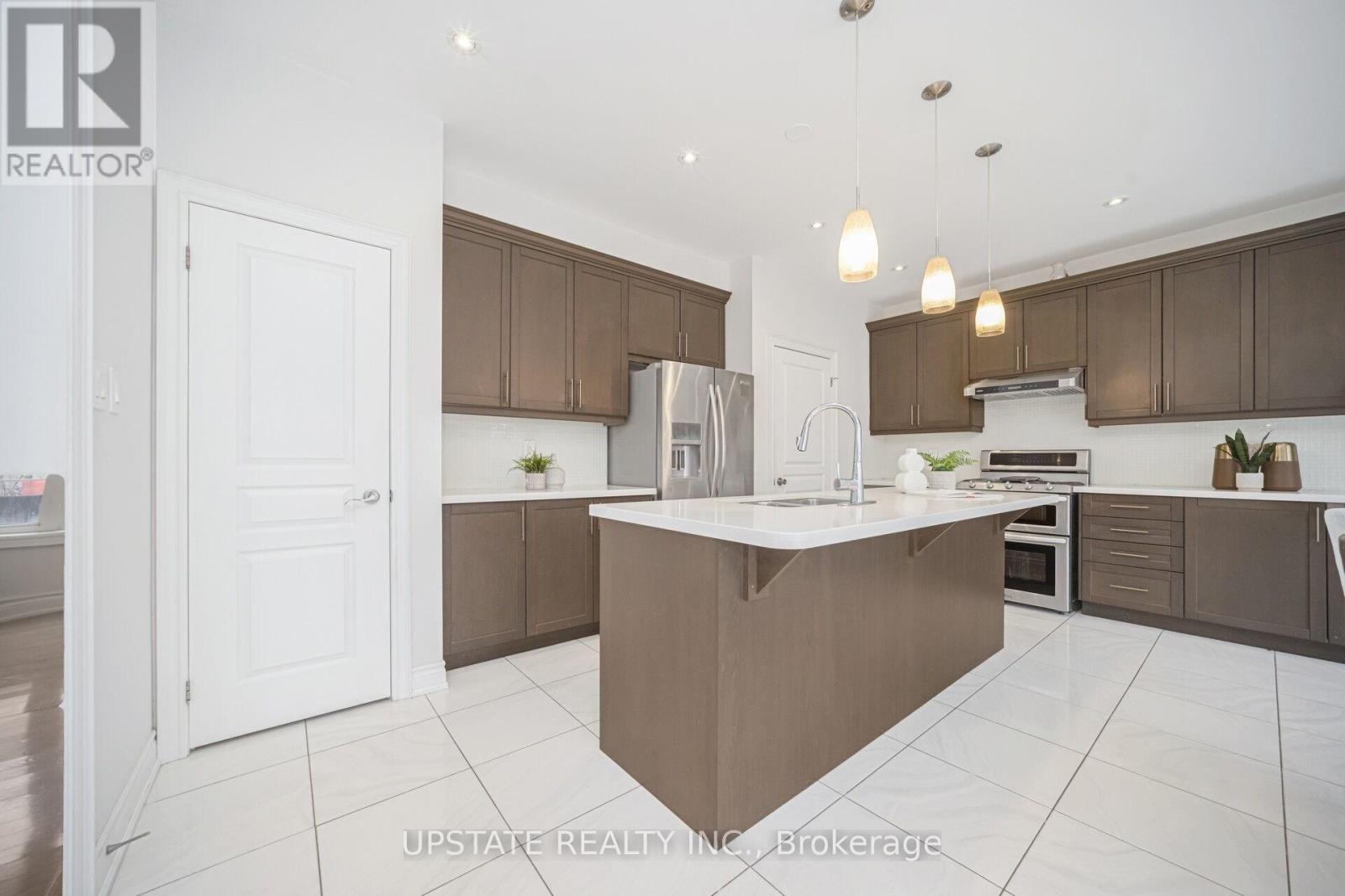 11 Mistyglen Crescent, Brampton, Ontario  L6Y 0X2 - Photo 14 - W12887408