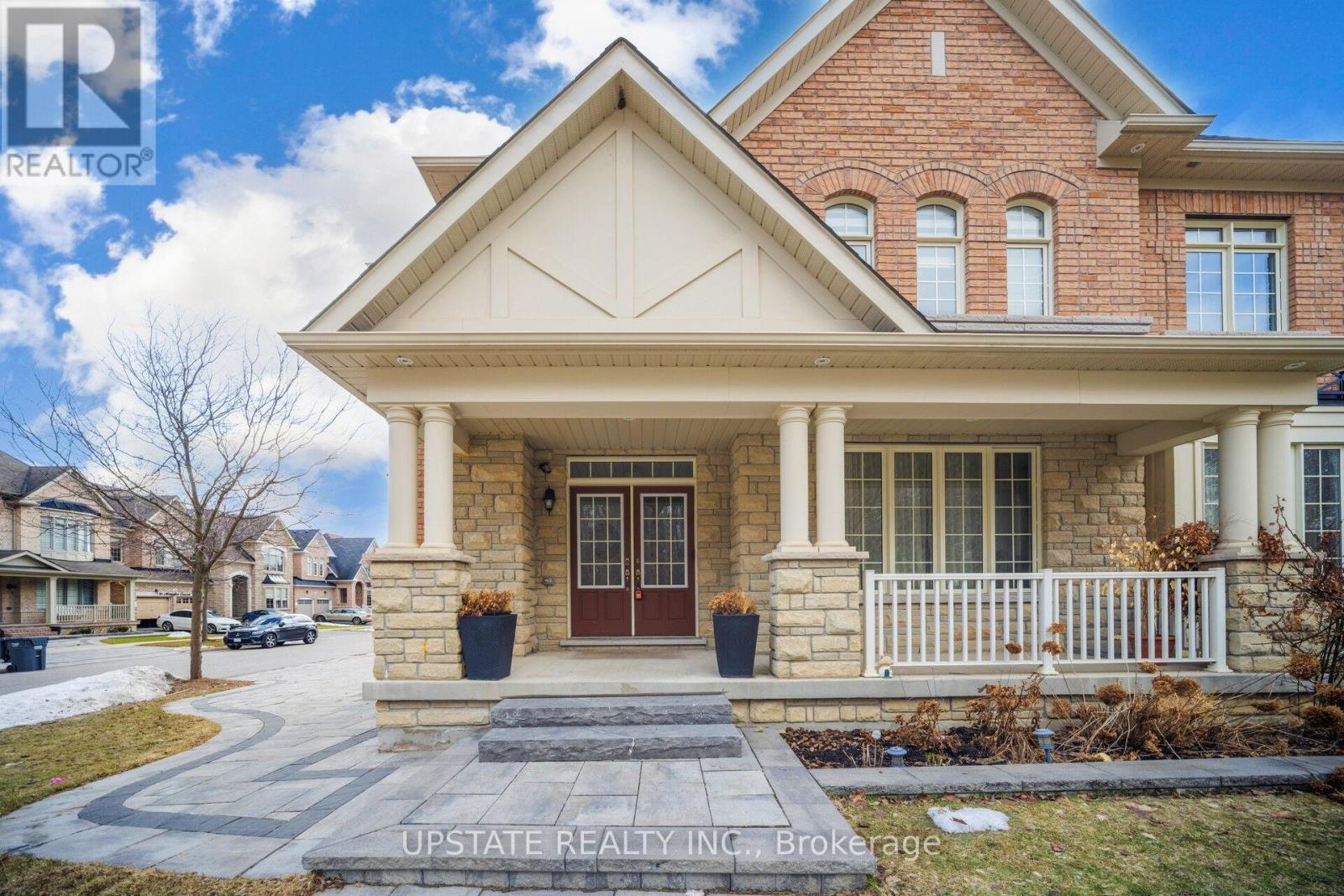 11 Mistyglen Crescent, Brampton, Ontario  L6Y 0X2 - Photo 2 - W12887408