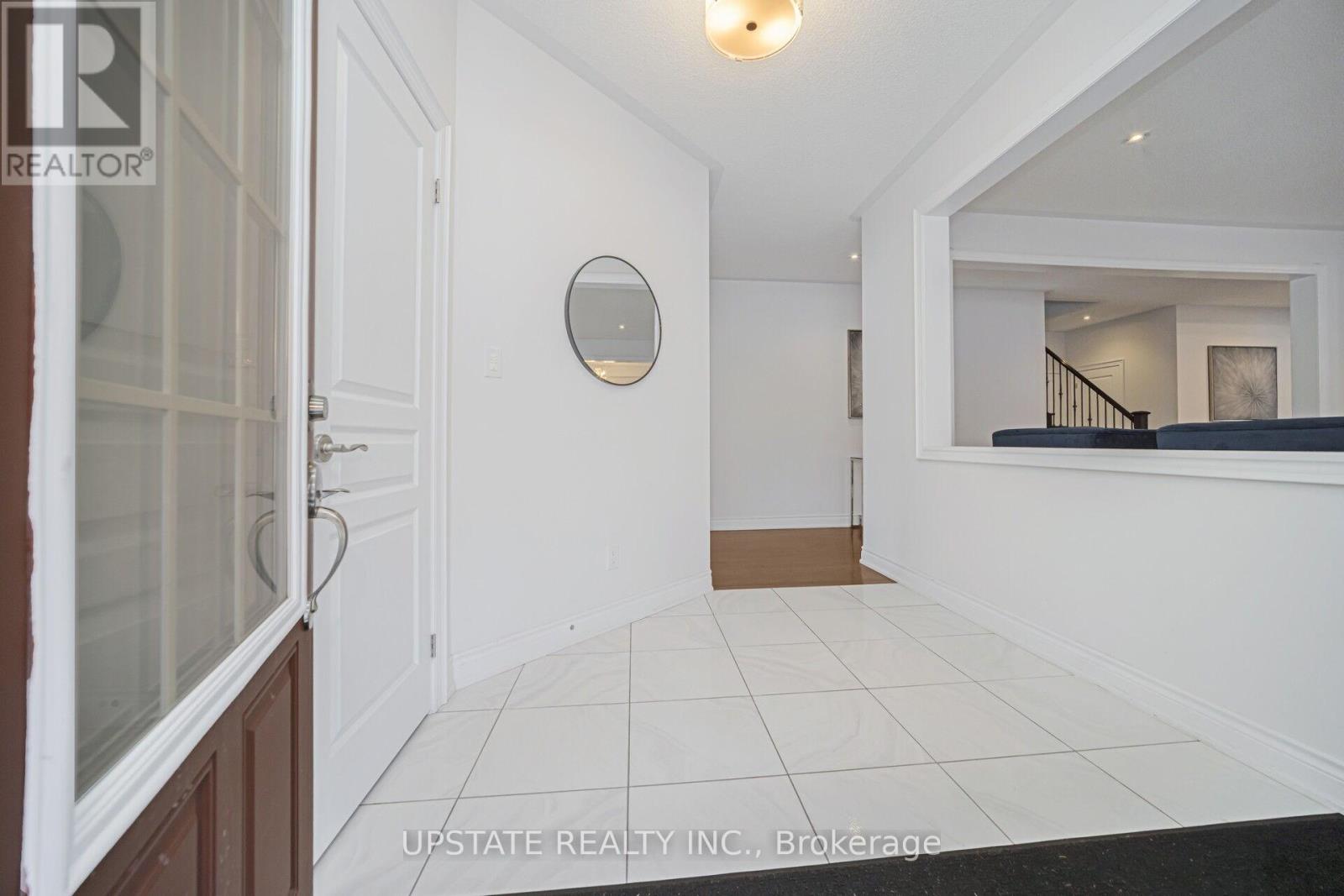 11 Mistyglen Crescent, Brampton, Ontario  L6Y 0X2 - Photo 3 - W12887408