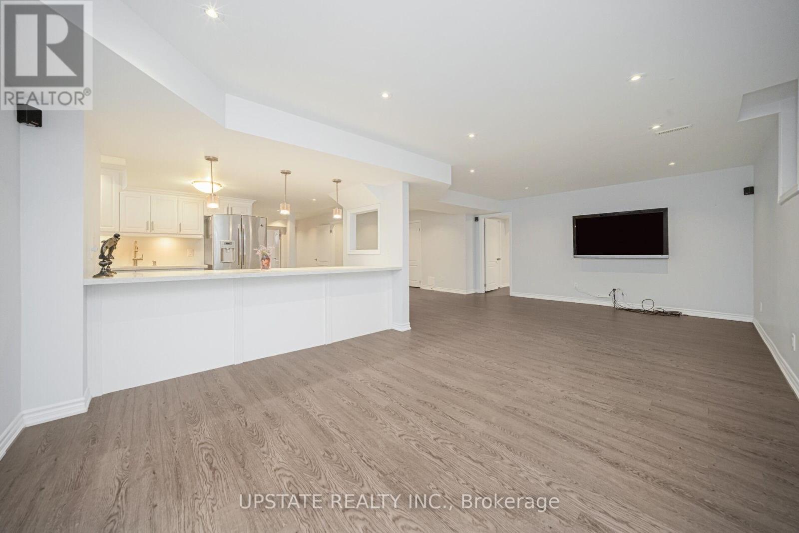 11 Mistyglen Crescent, Brampton, Ontario  L6Y 0X2 - Photo 37 - W12887408