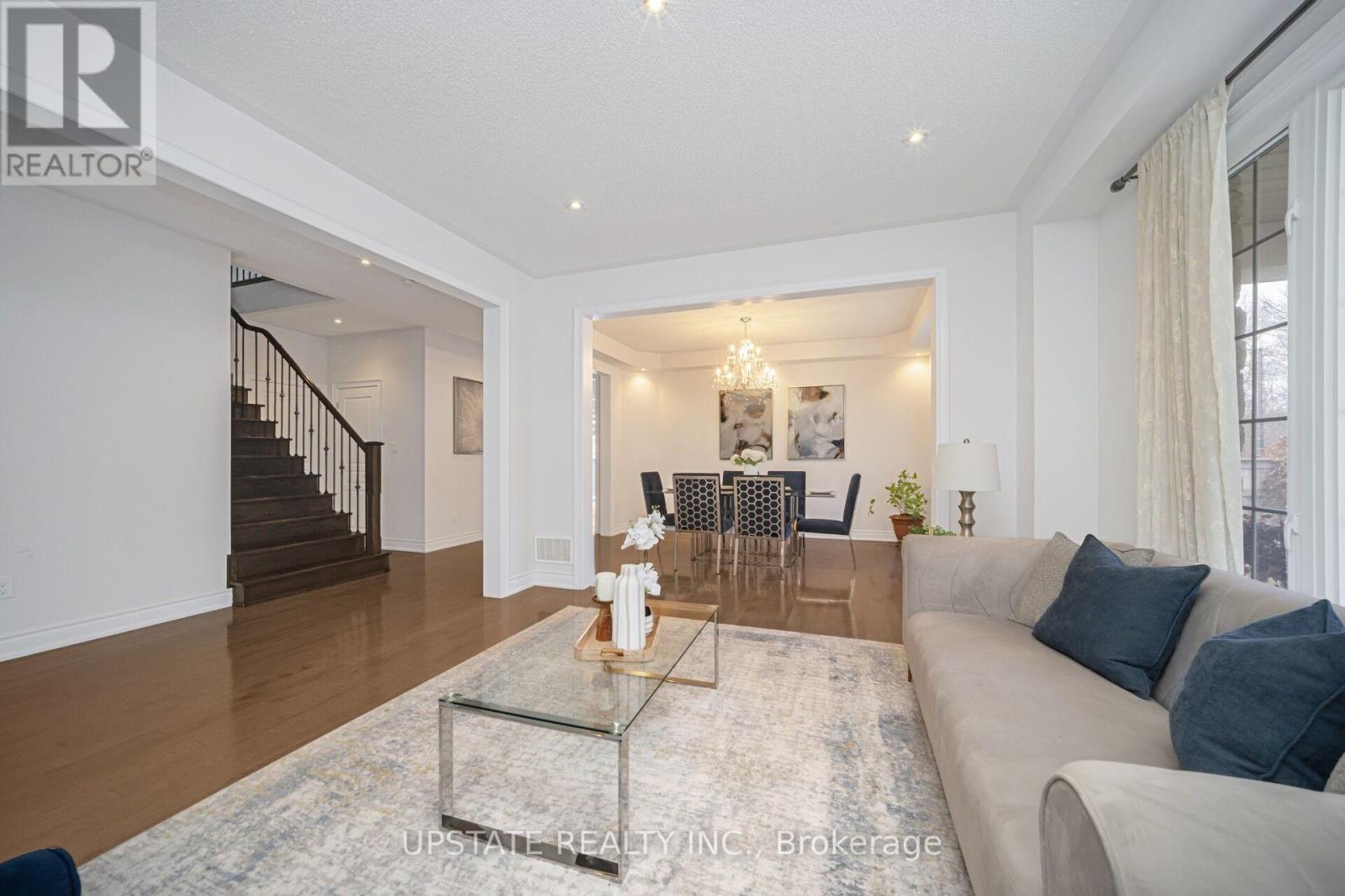 11 Mistyglen Crescent, Brampton, Ontario  L6Y 0X2 - Photo 7 - W12887408