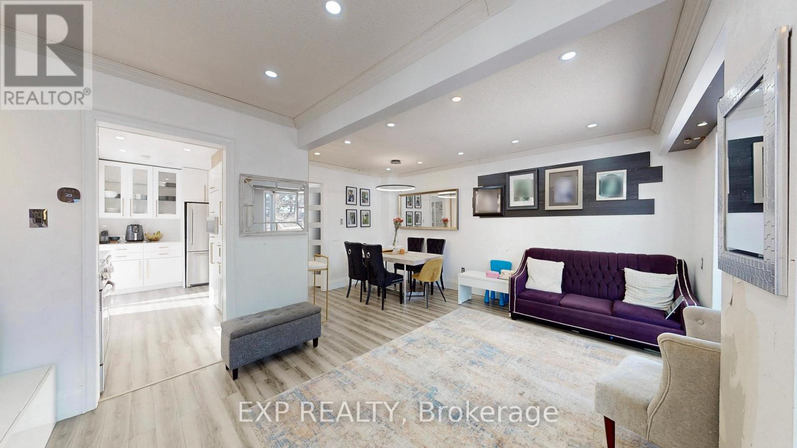 2458 Cobbinshaw Cir Drive, Mississauga, Ontario  L5N 2G3 - Photo 5 - W12887424