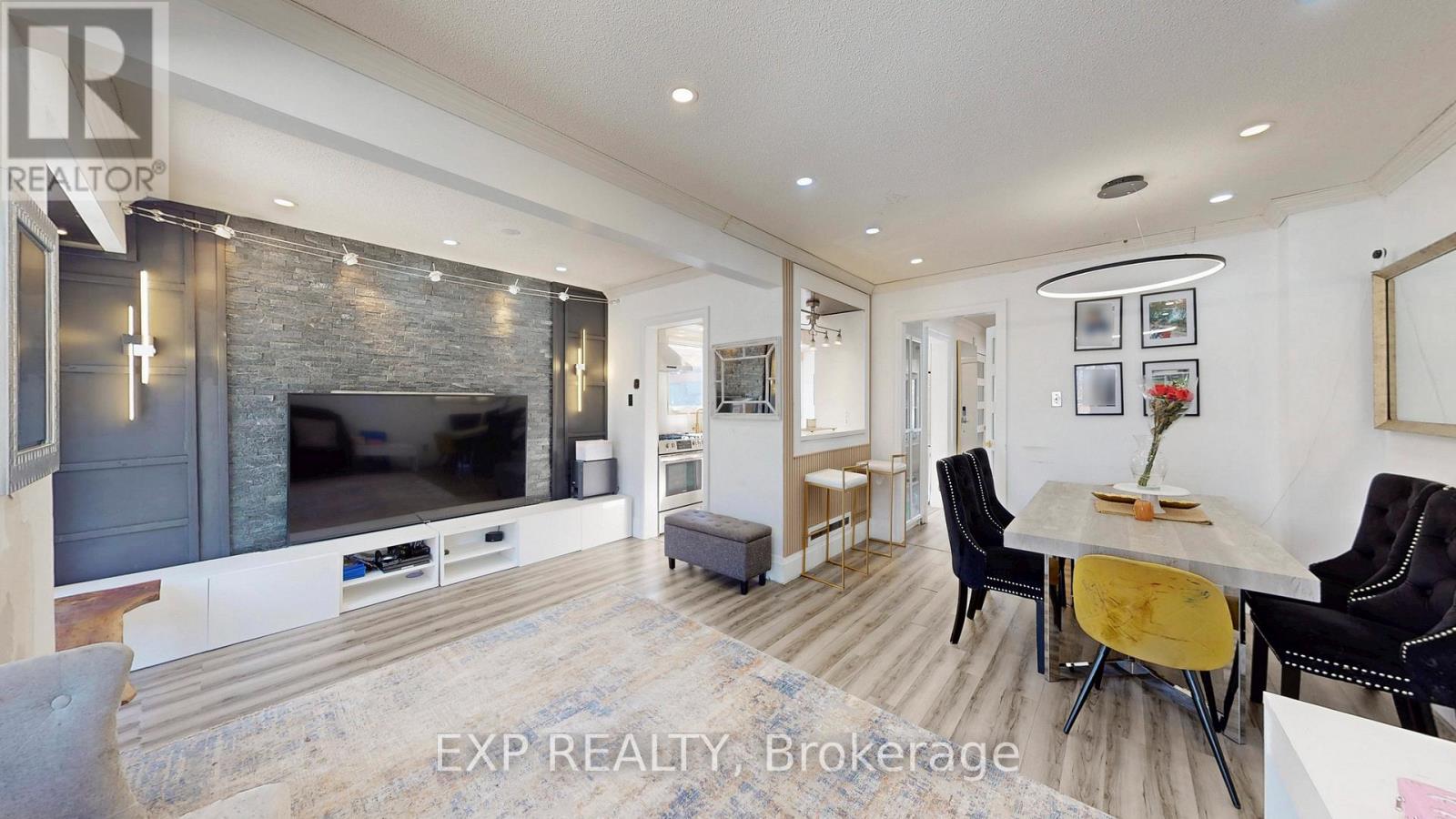 2458 Cobbinshaw Cir Drive, Mississauga, Ontario  L5N 2G3 - Photo 6 - W12887424