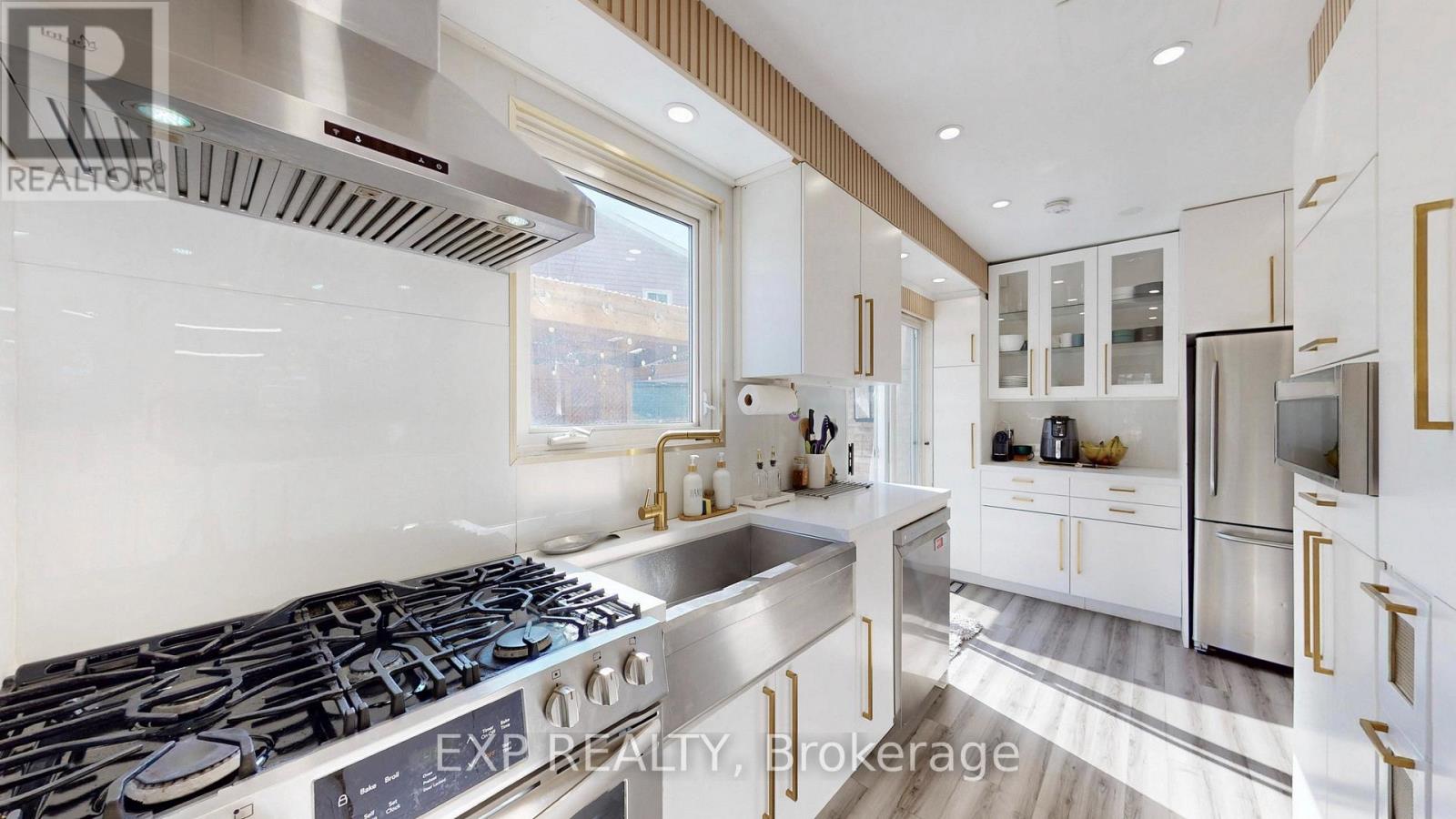 2458 Cobbinshaw Cir Drive, Mississauga, Ontario  L5N 2G3 - Photo 7 - W12887424