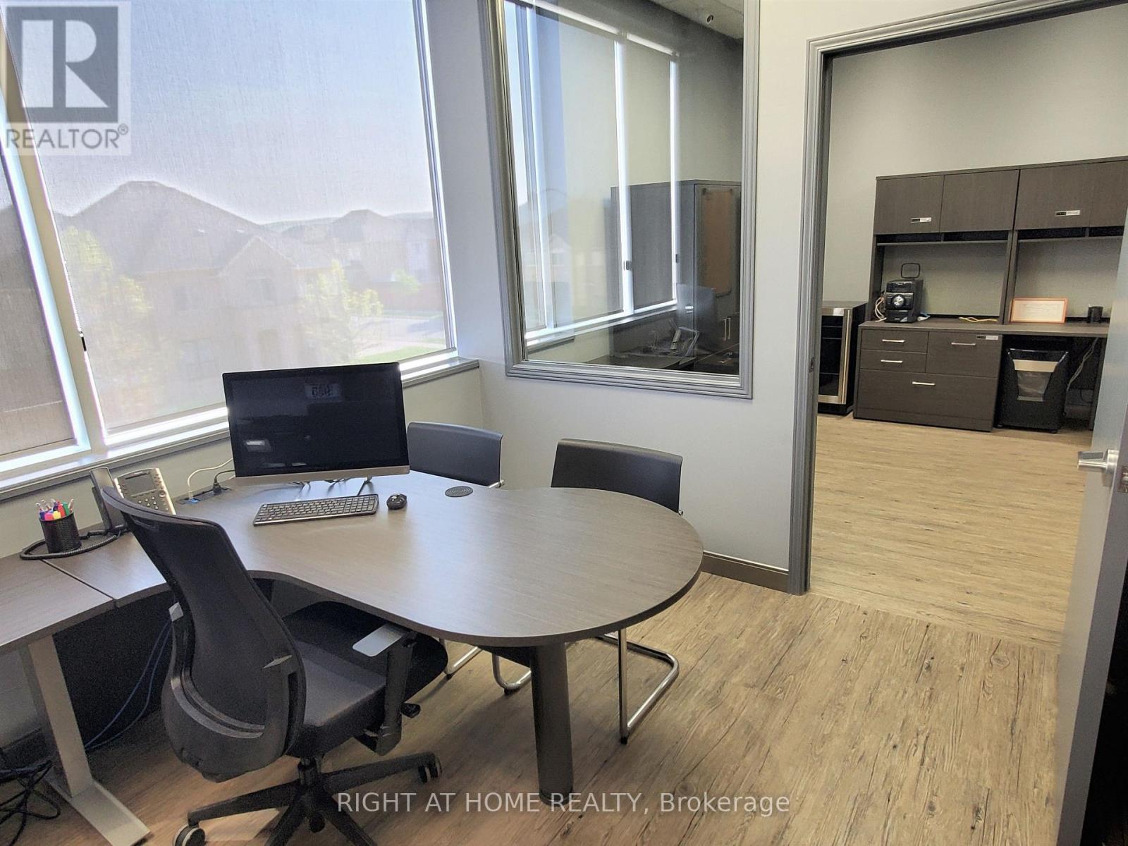 206 - 4265 Thomas Alton Boulevard, Burlington (Alton), Ontario  L7M 0A9 - Photo 5 - W12887460