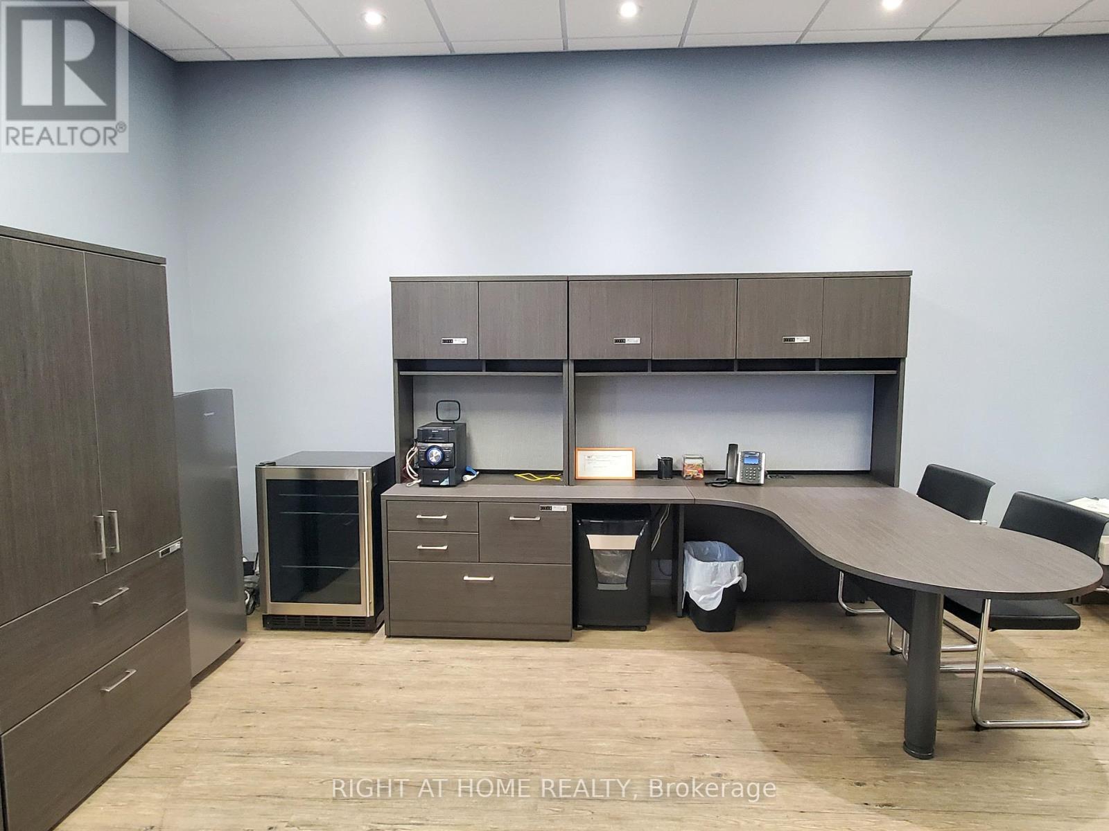 206 - 4265 Thomas Alton Boulevard, Burlington (Alton), Ontario  L7M 0A9 - Photo 7 - W12887460