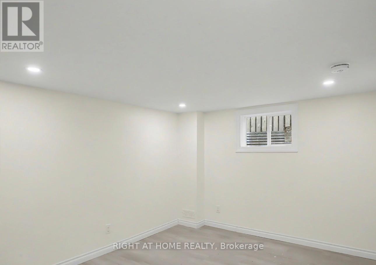 7 Mrgrath Place, Toronto (Eringate-Centennial-West Deane), Ontario  M9C 4L1 - Photo 10 - W12887492