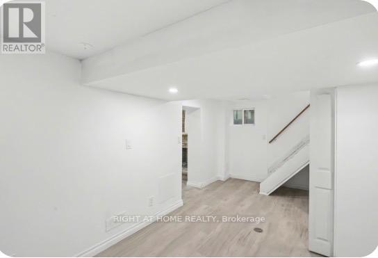 7 Mrgrath Place, Toronto (Eringate-Centennial-West Deane), Ontario  M9C 4L1 - Photo 2 - W12887492