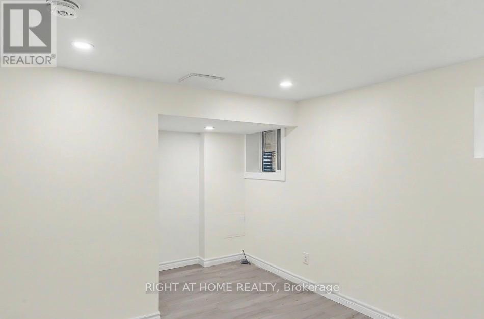 7 Mrgrath Place, Toronto (Eringate-Centennial-West Deane), Ontario  M9C 4L1 - Photo 8 - W12887492