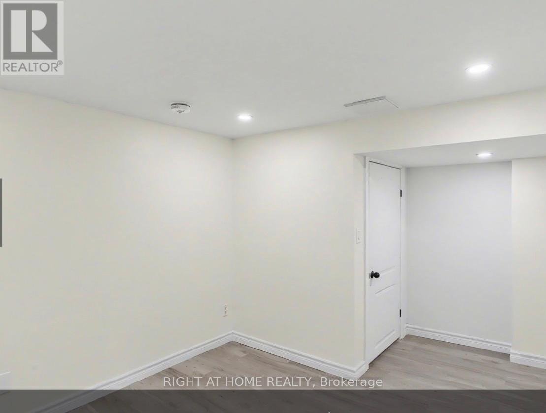 7 Mrgrath Place, Toronto (Eringate-Centennial-West Deane), Ontario  M9C 4L1 - Photo 9 - W12887492