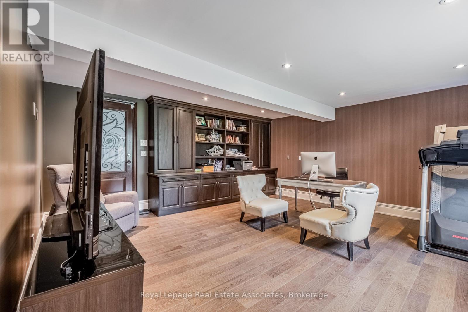 96 Elmcrest Road, Toronto (Eringate-Centennial-West Deane), Ontario  M9C 3R9 - Photo 12 - W12887500