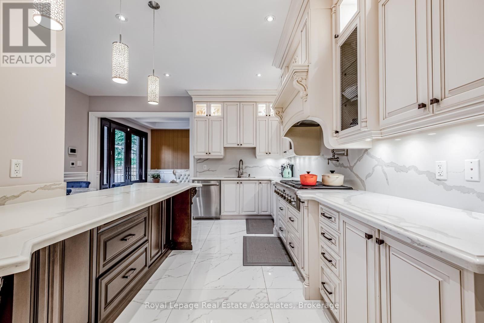 96 Elmcrest Road, Toronto (Eringate-Centennial-West Deane), Ontario  M9C 3R9 - Photo 16 - W12887500