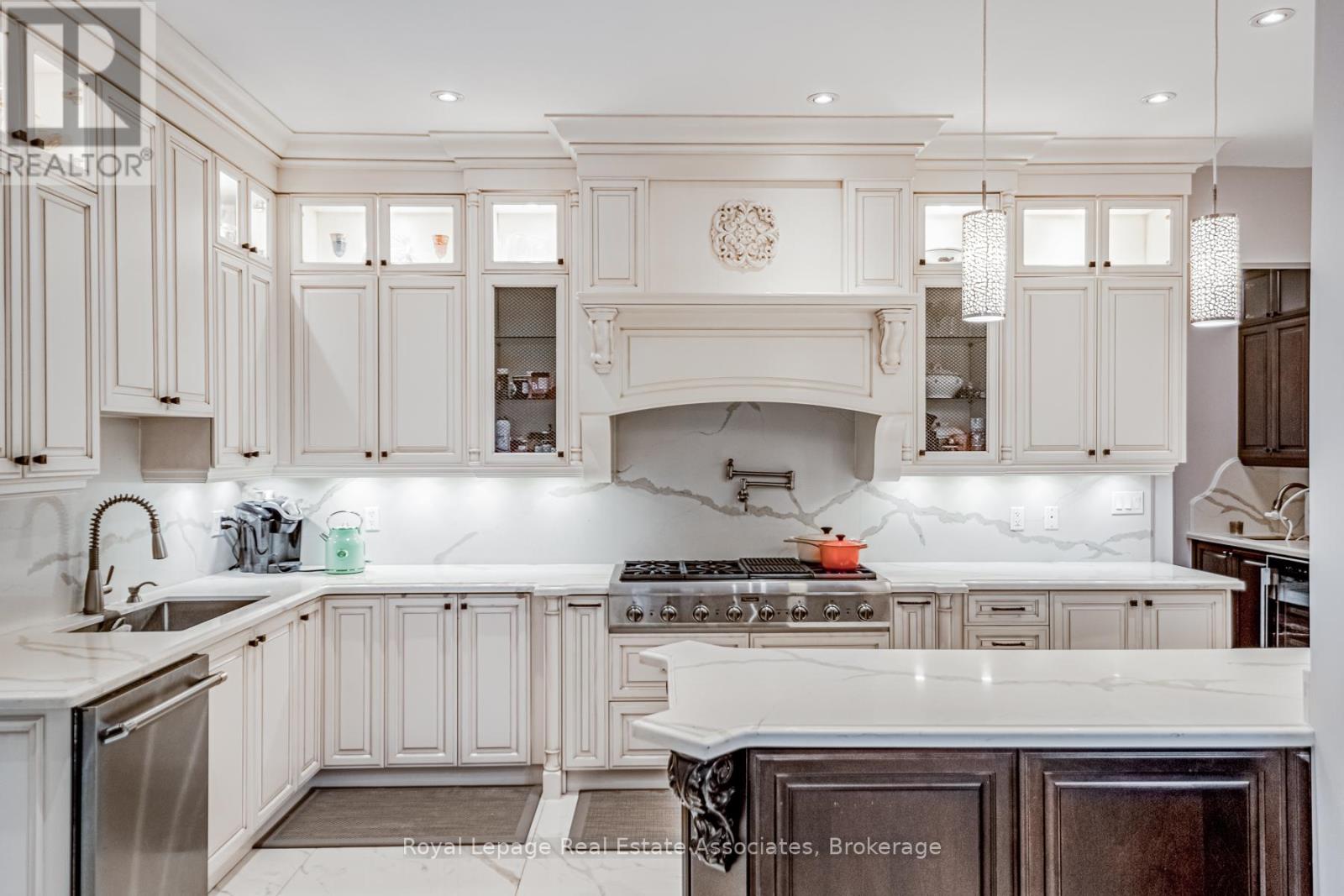 96 Elmcrest Road, Toronto (Eringate-Centennial-West Deane), Ontario  M9C 3R9 - Photo 19 - W12887500