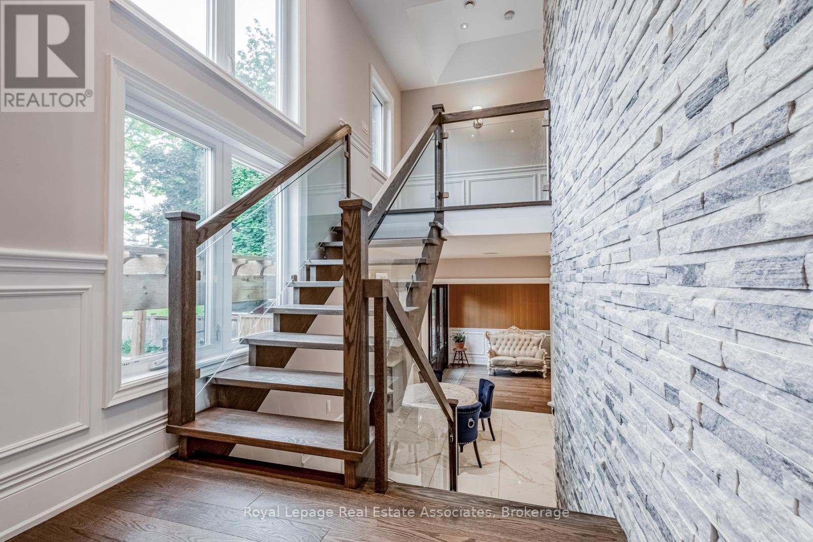 96 Elmcrest Road, Toronto (Eringate-Centennial-West Deane), Ontario  M9C 3R9 - Photo 20 - W12887500