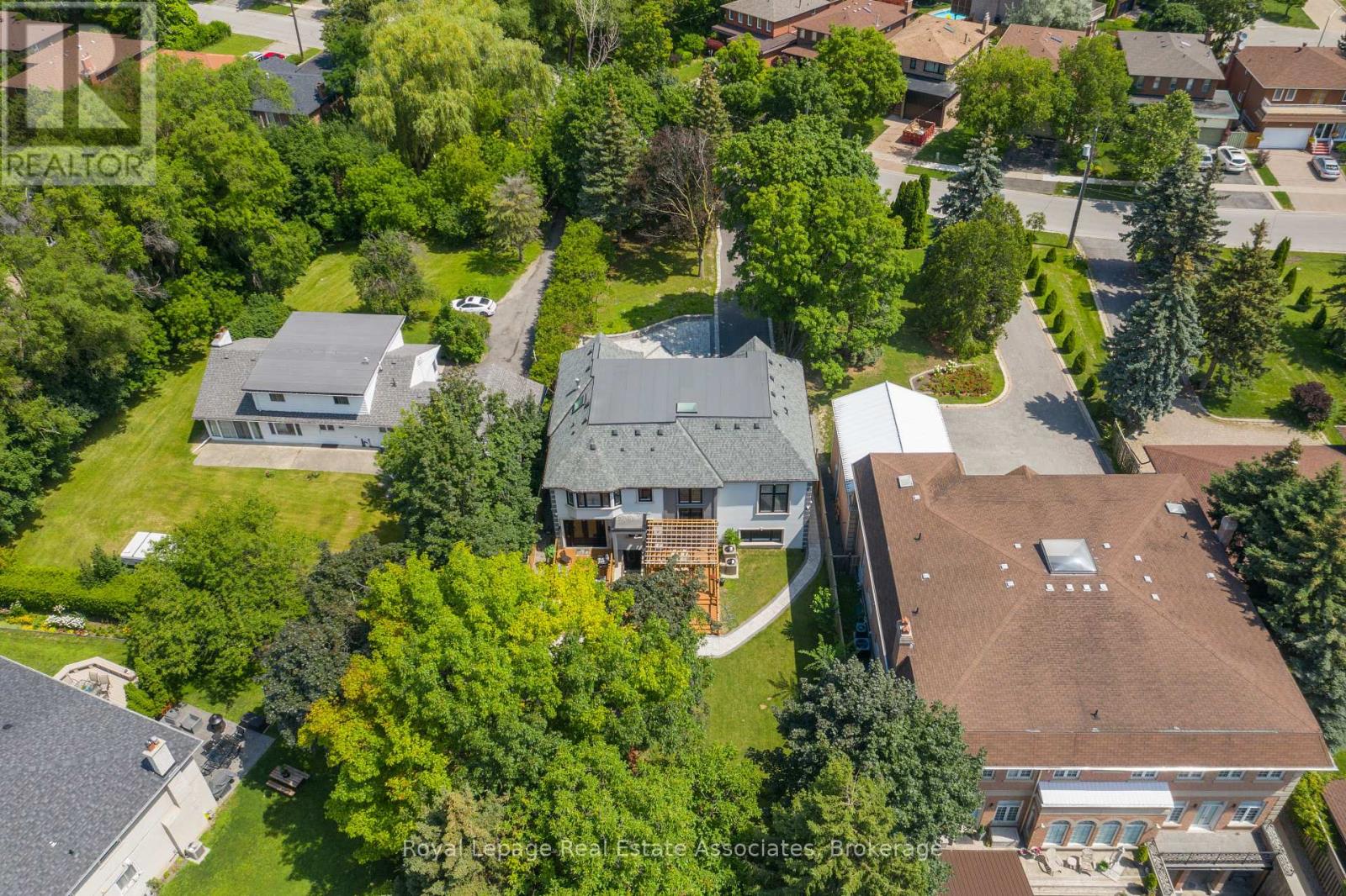 96 Elmcrest Road, Toronto (Eringate-Centennial-West Deane), Ontario  M9C 3R9 - Photo 37 - W12887500