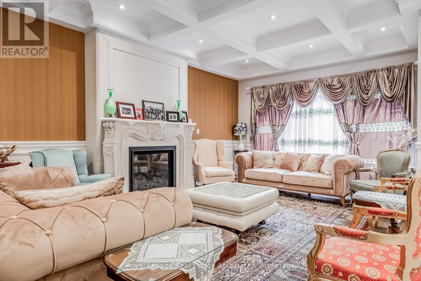 96 Elmcrest Road, Toronto (Eringate-Centennial-West Deane), Ontario  M9C 3R9 - Photo 6 - W12887500