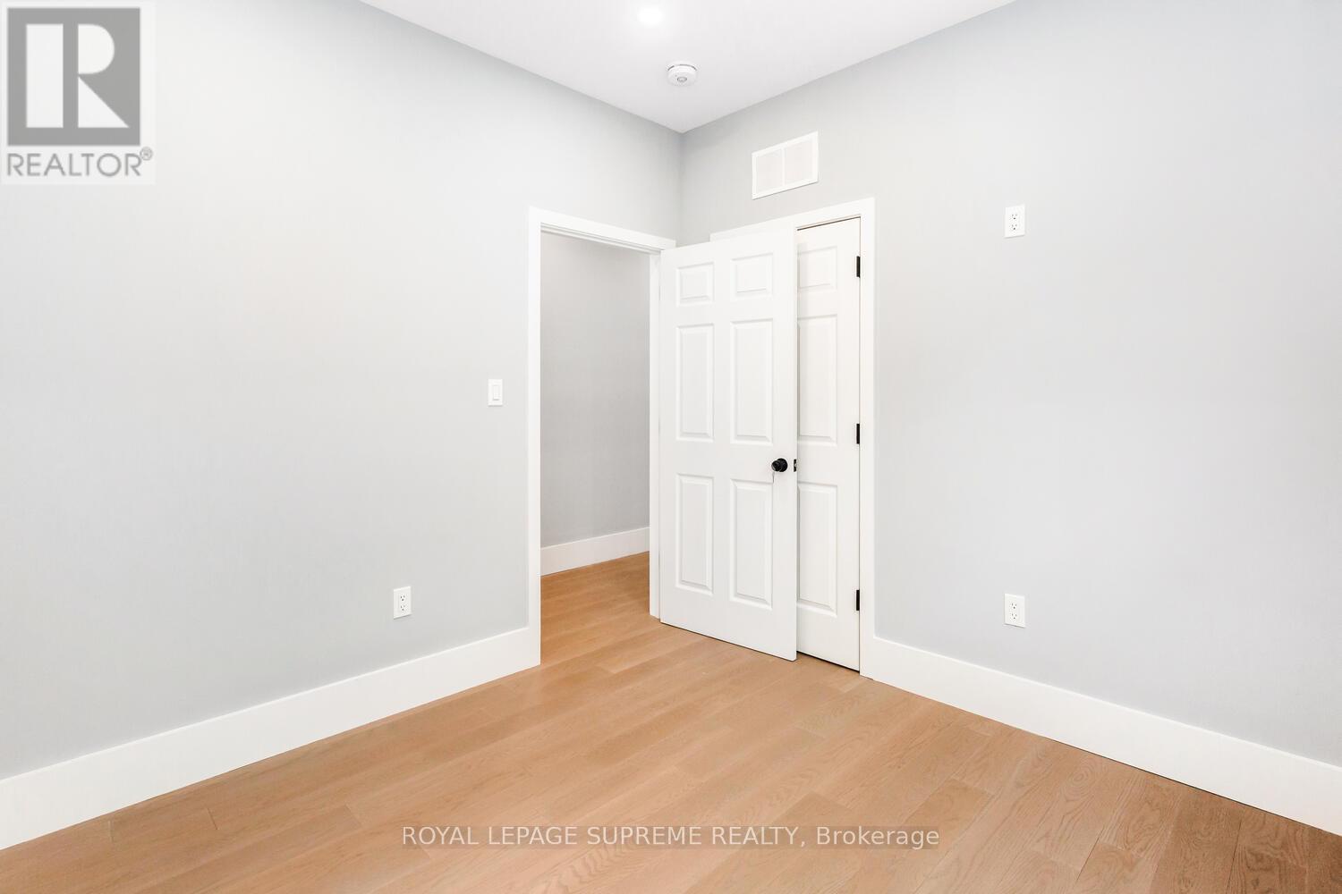 82 Pritchard Avenue, Toronto (Rockcliffe-Smythe), Ontario  M6N 1T3 - Photo 11 - W12887502