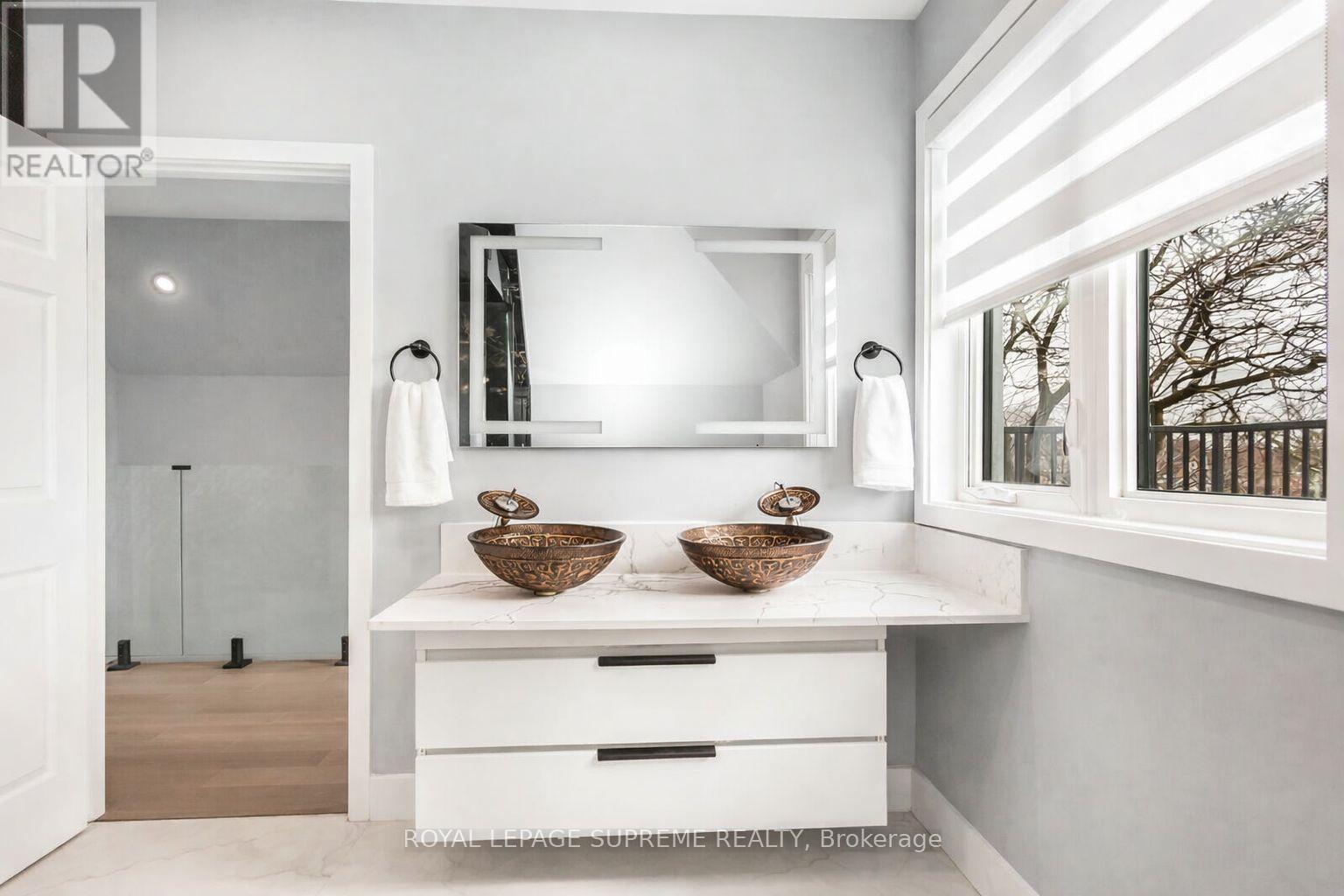 82 Pritchard Avenue, Toronto (Rockcliffe-Smythe), Ontario  M6N 1T3 - Photo 23 - W12887502