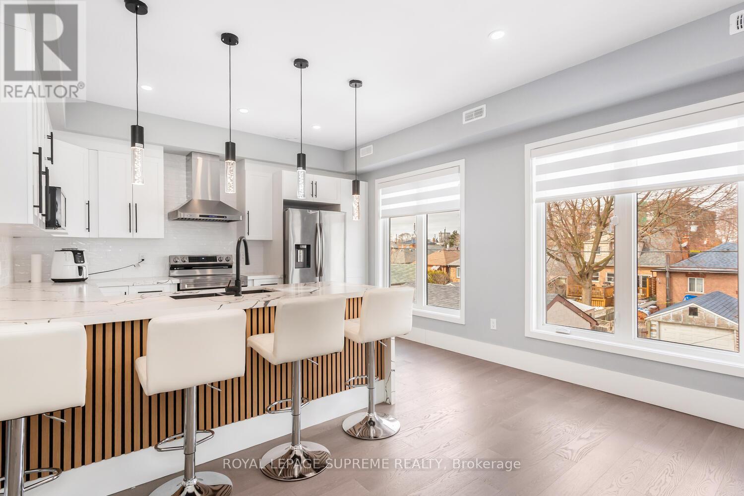 82 Pritchard Avenue, Toronto (Rockcliffe-Smythe), Ontario  M6N 1T3 - Photo 30 - W12887502