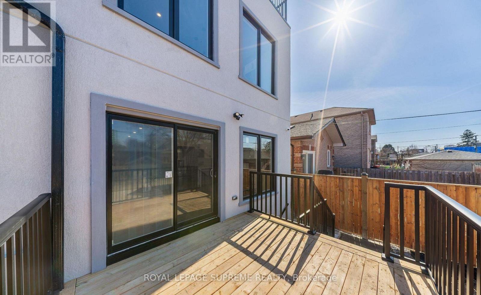 82 Pritchard Avenue, Toronto (Rockcliffe-Smythe), Ontario  M6N 1T3 - Photo 48 - W12887502