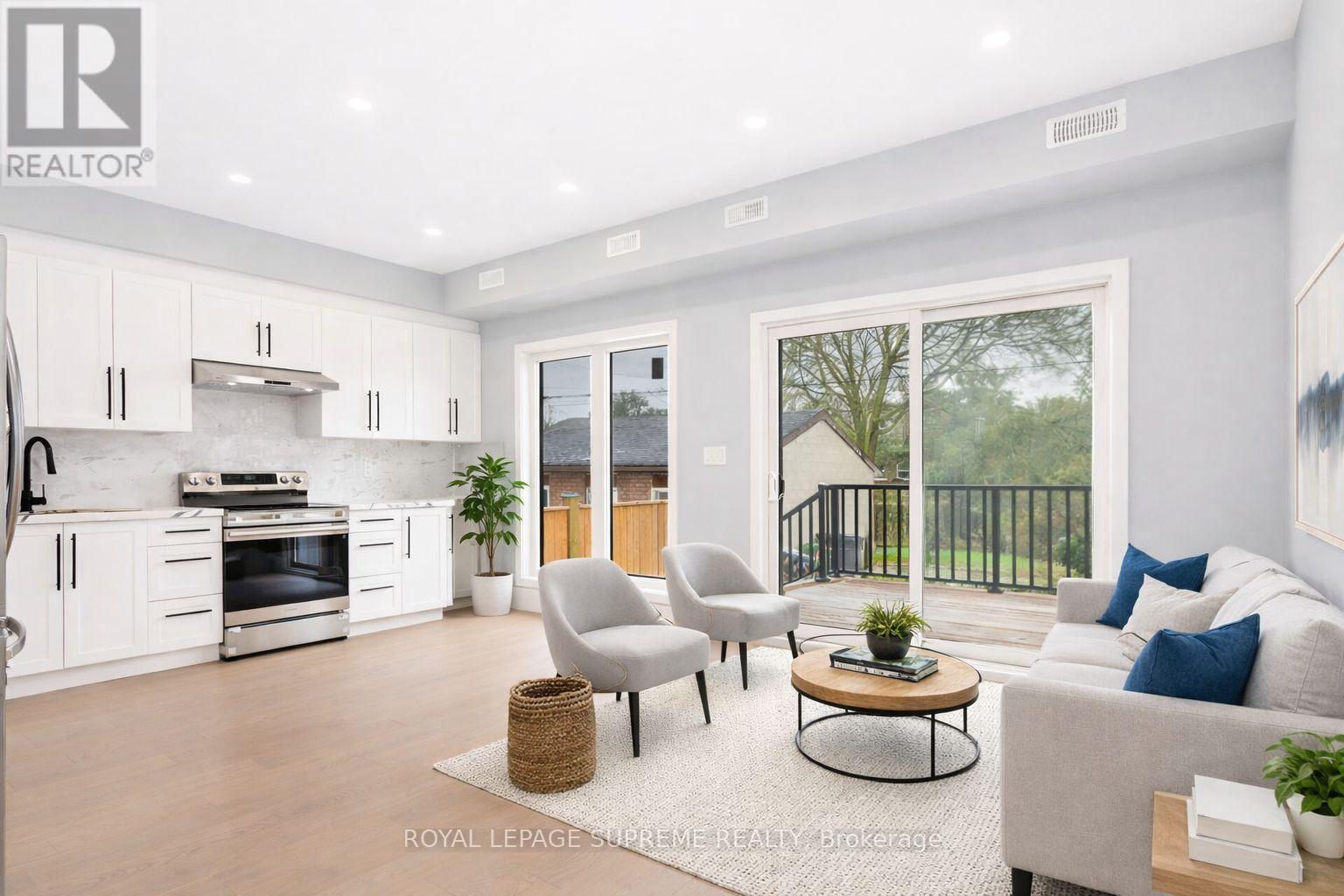 82 Pritchard Avenue, Toronto (Rockcliffe-Smythe), Ontario  M6N 1T3 - Photo 5 - W12887502