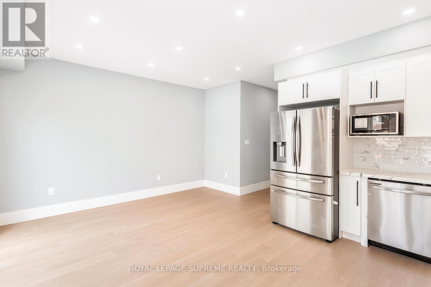 82 Pritchard Avenue, Toronto (Rockcliffe-Smythe), Ontario  M6N 1T3 - Photo 8 - W12887502