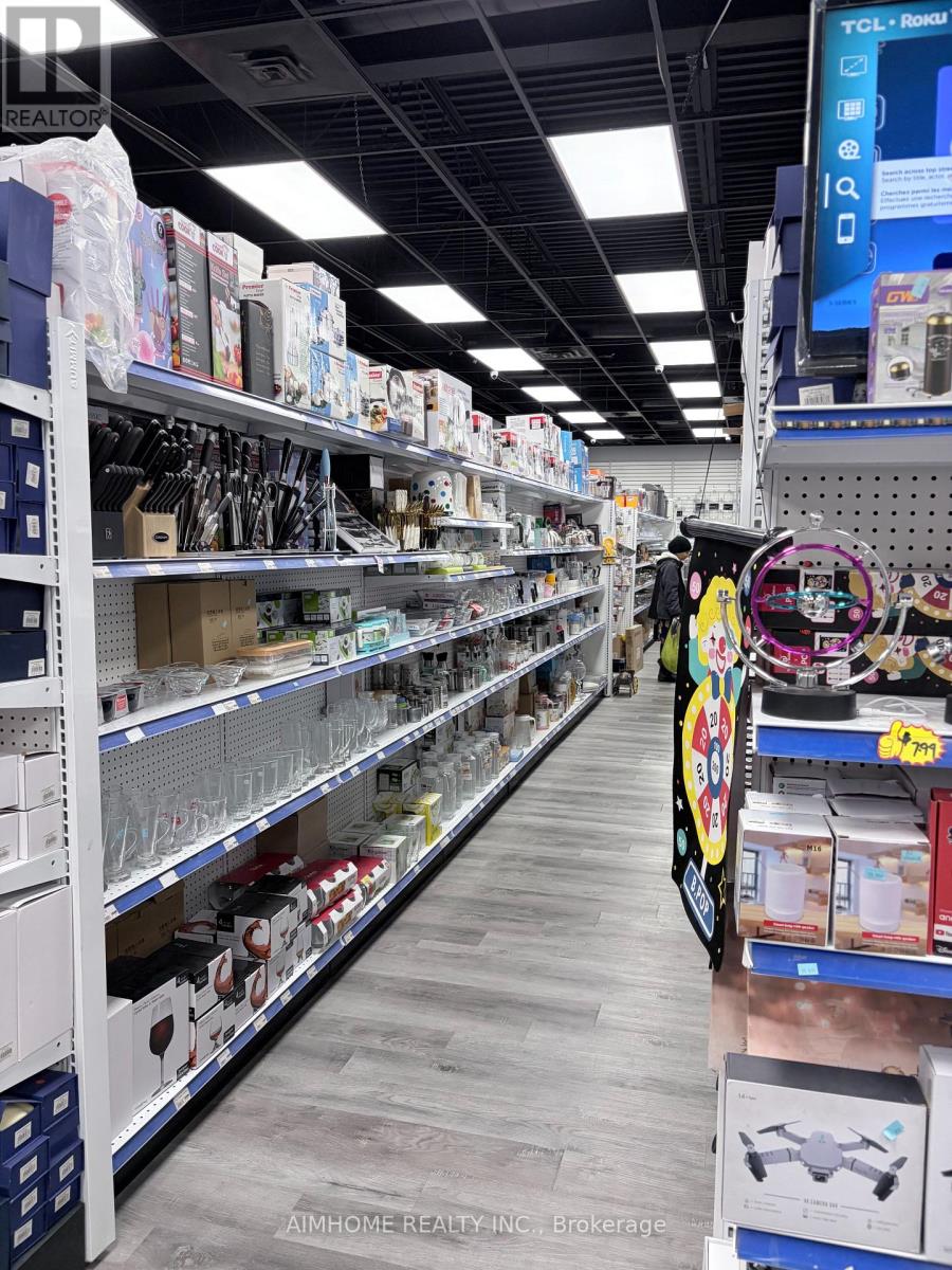 #88 - 1530 Albion Road, Toronto (Mount Olive-Silverstone-Jamestown), Ontario  M9V 1B4 - Photo 2 - W12887508