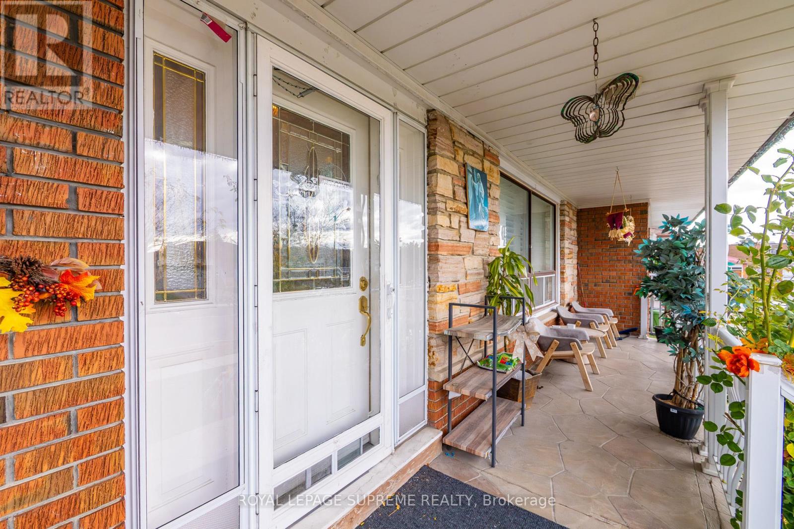 50 Wheelwright Crescent, Toronto (Black Creek), Ontario  M3N 1V3 - Photo 2 - W12887542