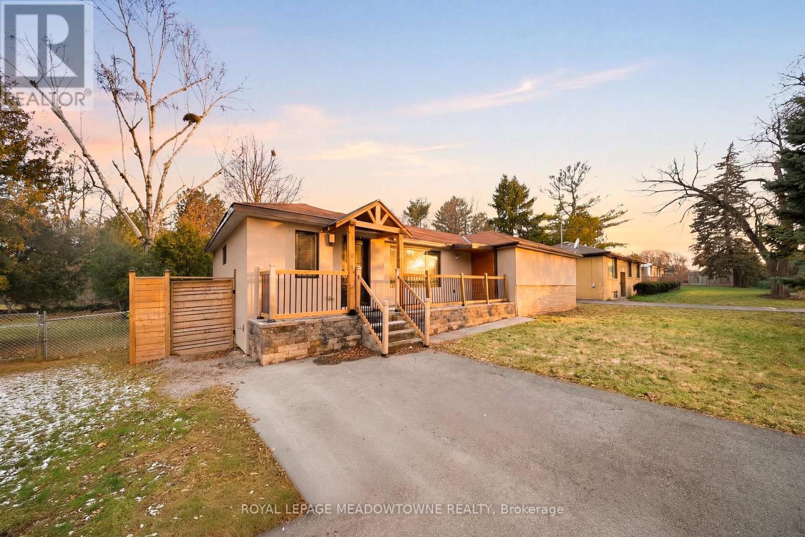 208 GLEN OAK DRIVE, oakville (wo west), Ontario