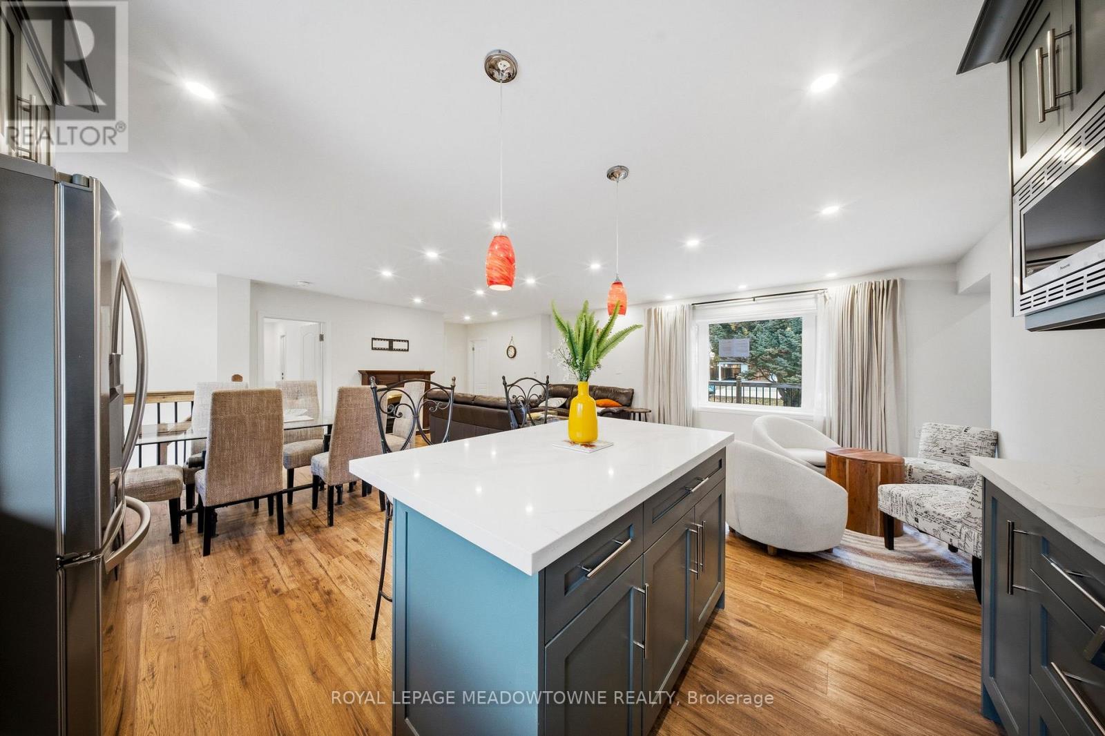 208 Glen Oak Drive, Oakville (Wo West), Ontario  L6K 2J2 - Photo 18 - W12887614