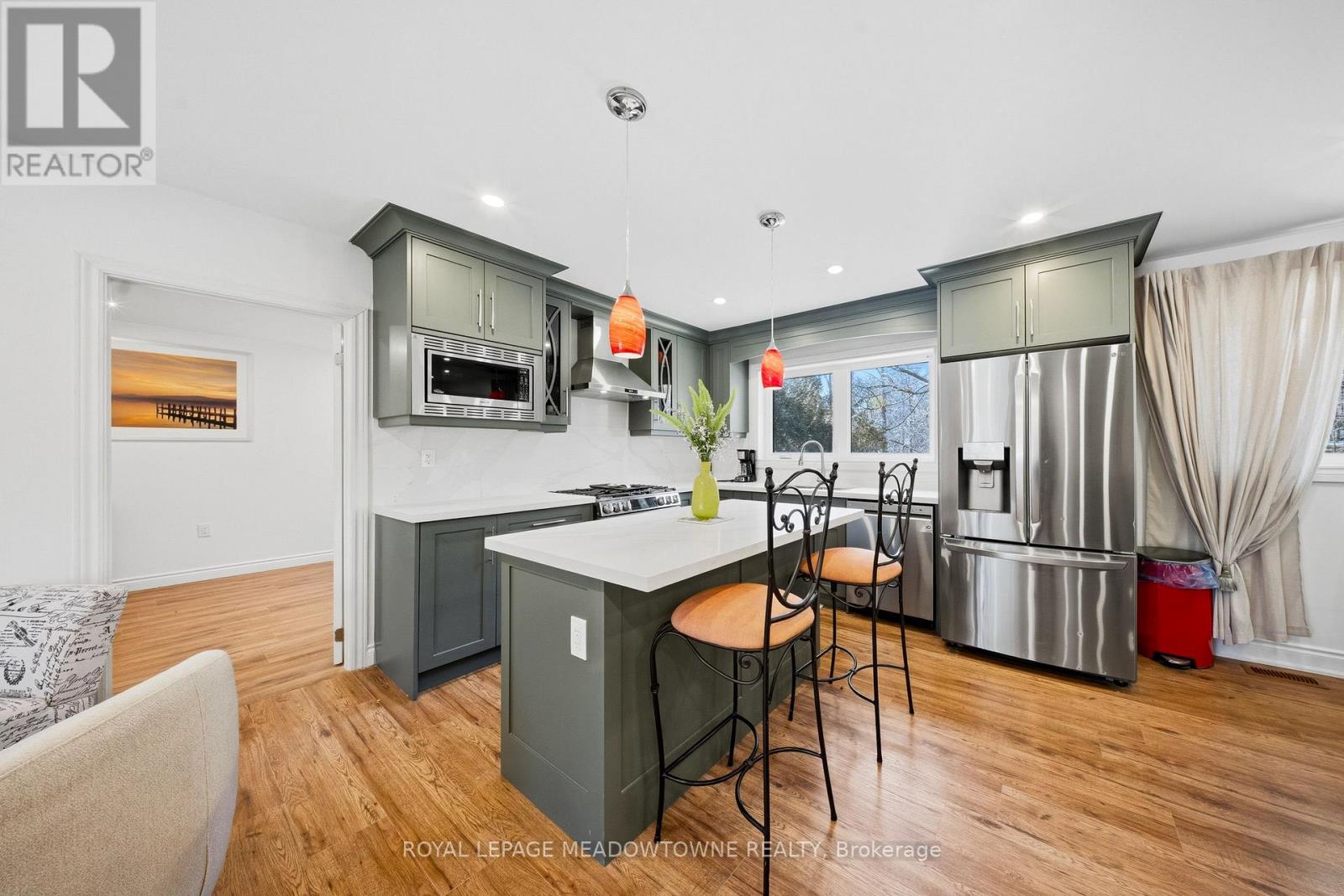 208 Glen Oak Drive, Oakville (Wo West), Ontario  L6K 2J2 - Photo 19 - W12887614