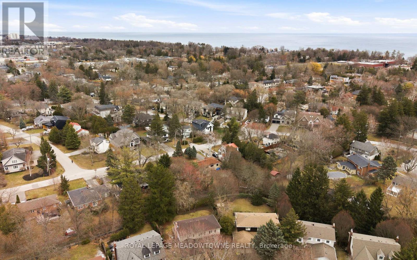 208 Glen Oak Drive, Oakville (Wo West), Ontario  L6K 2J2 - Photo 47 - W12887614