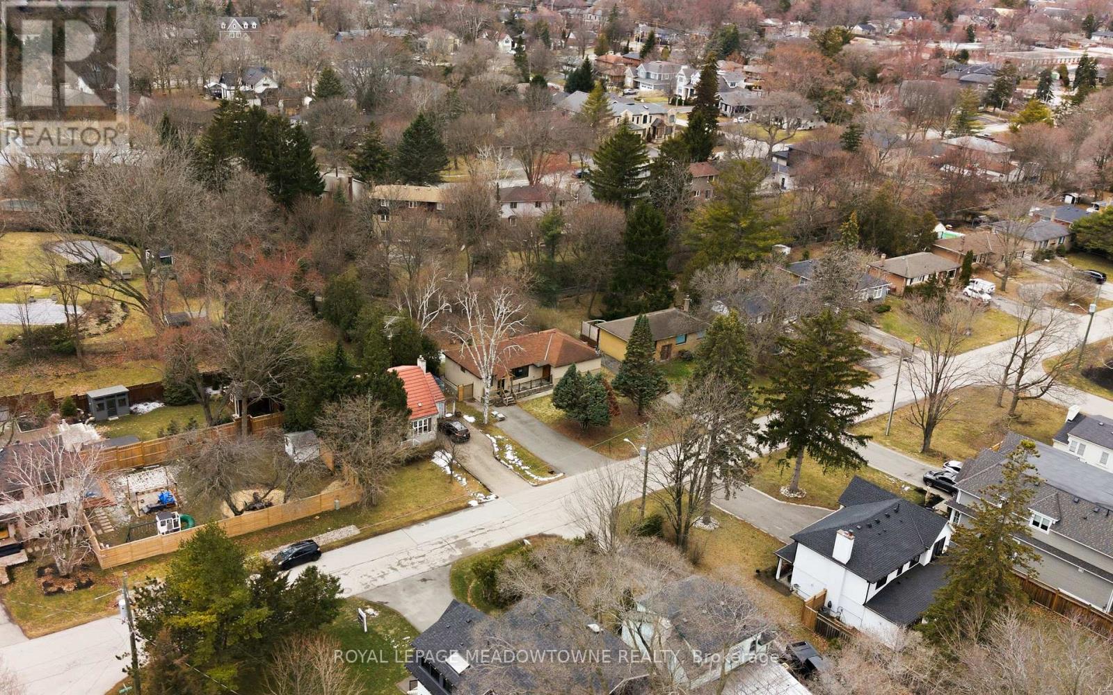 208 Glen Oak Drive, Oakville (Wo West), Ontario  L6K 2J2 - Photo 49 - W12887614