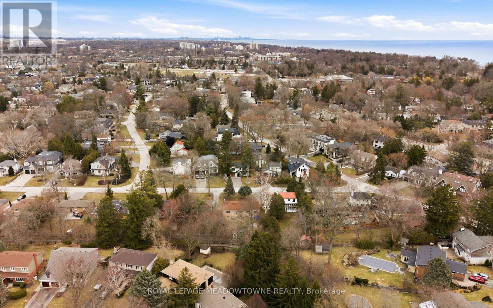 208 Glen Oak Drive, Oakville (Wo West), Ontario  L6K 2J2 - Photo 50 - W12887614