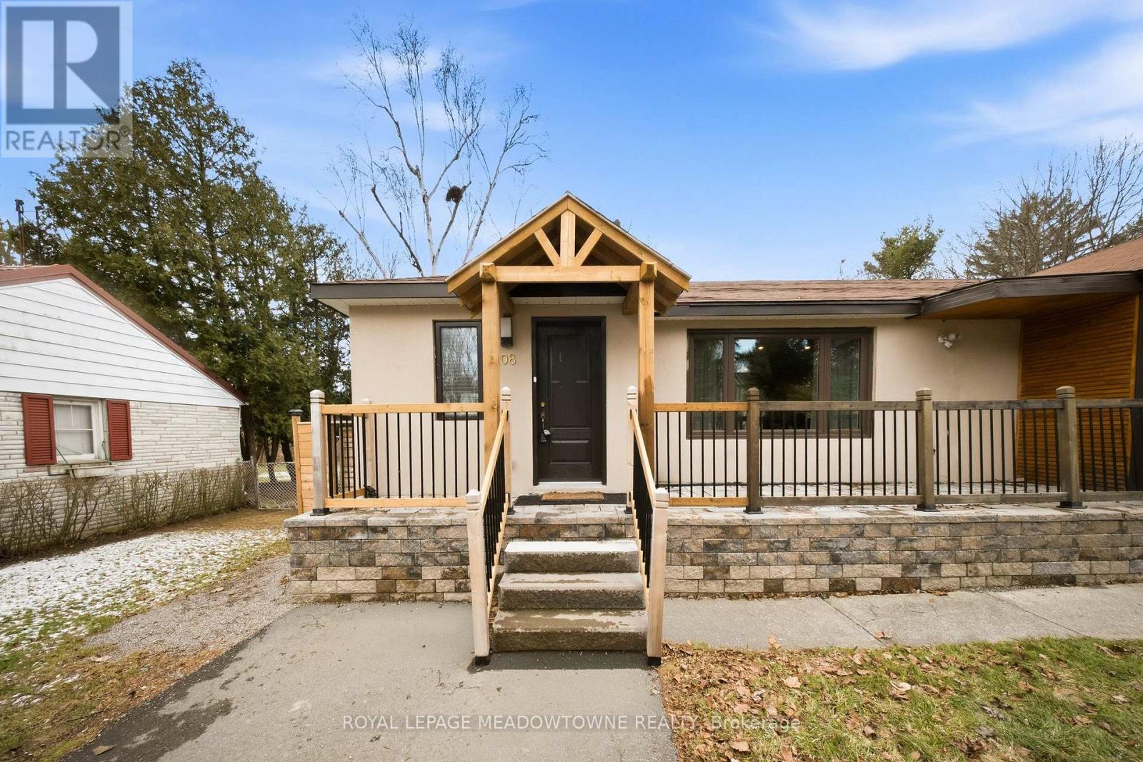 208 Glen Oak Drive, Oakville (Wo West), Ontario  L6K 2J2 - Photo 8 - W12887614