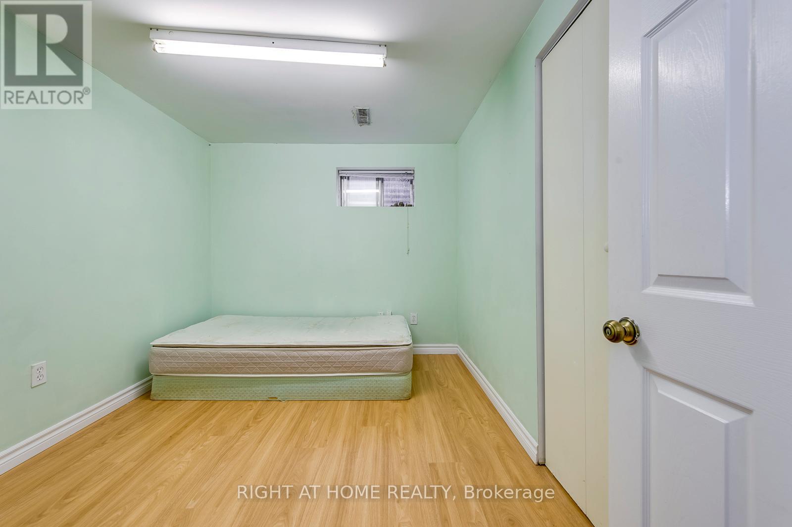 (Lower) - 2835 Hollington Crescent, Mississauga (Sheridan), Ontario  L5K 1E8 - Photo 11 - W12887620