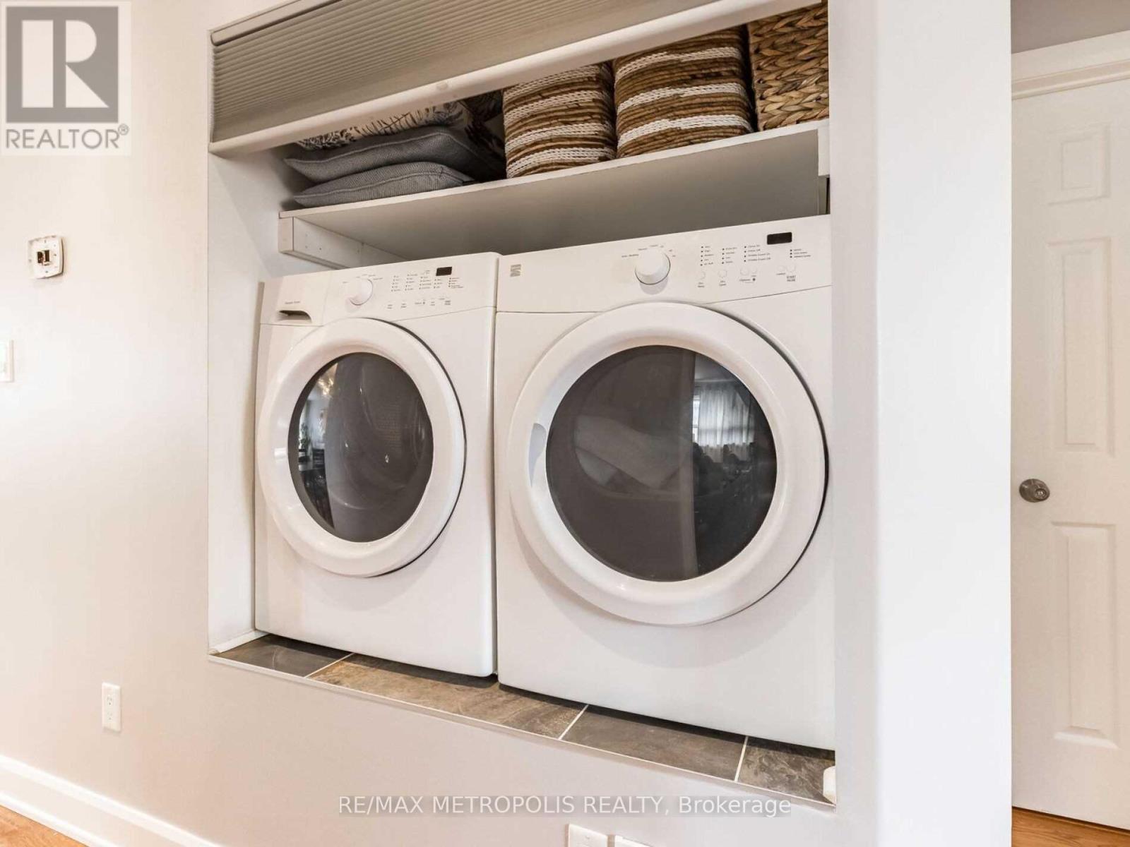 Main - 60 Reigate Avenue, Brampton, Ontario  L6V 2E3 - Photo 12 - W12887646